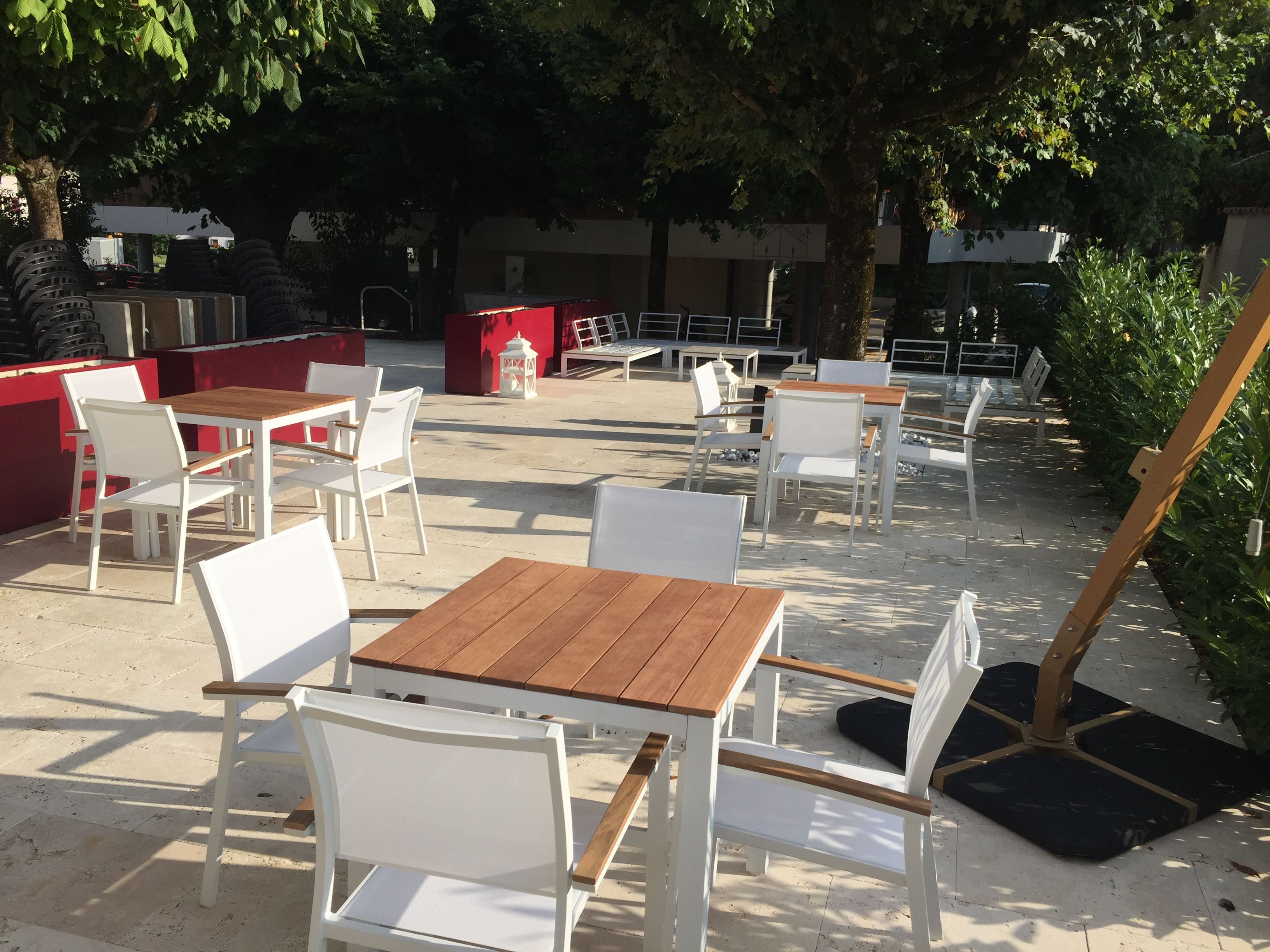 Dining and lounge area at the restaurant of the Hôtel La Belle Croix in Romont