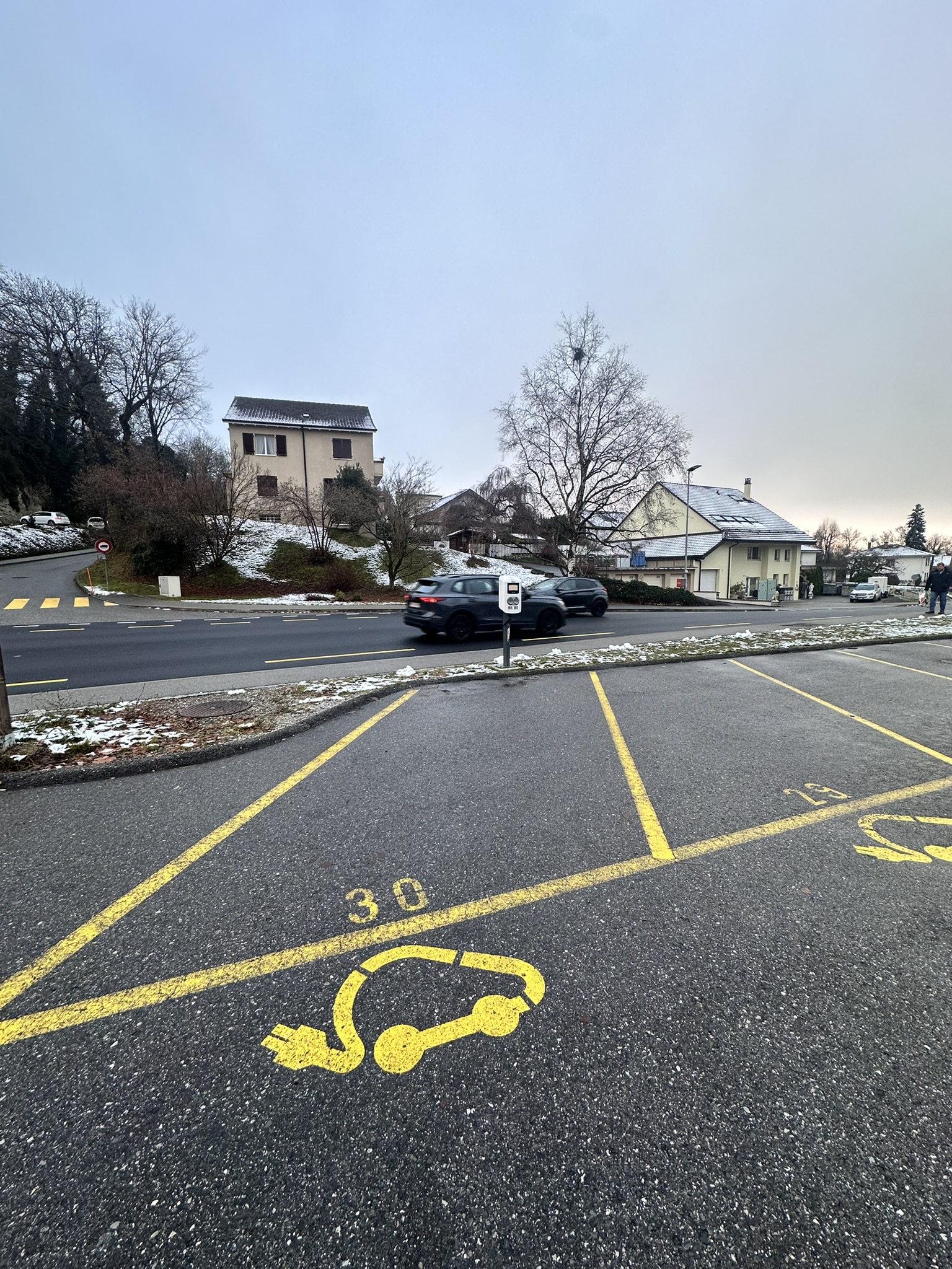 Parking avec bornes de recharge électrique